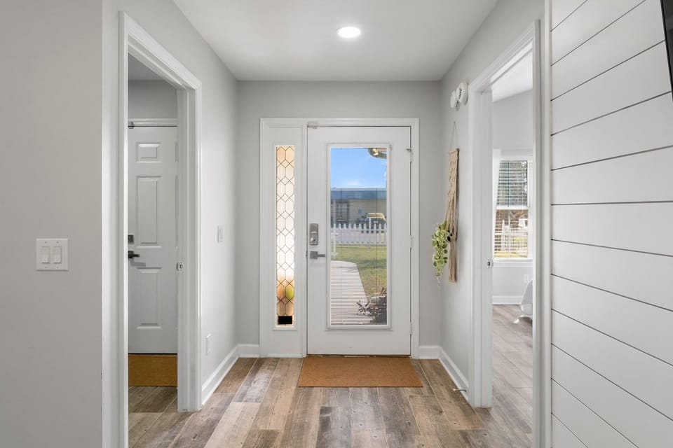 4-web-or-mls-604-camelia-st