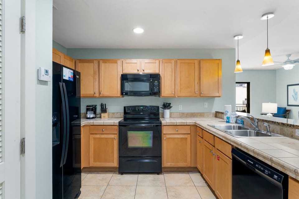 11-web-or-mls-15100-front-beach-rd-1408