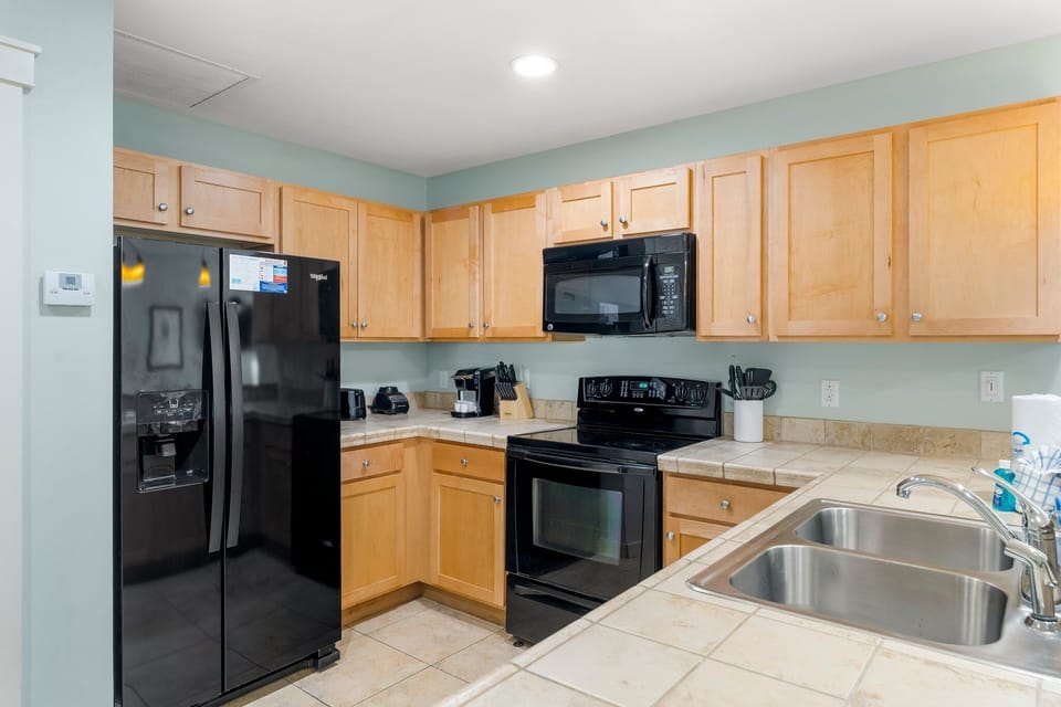 12-web-or-mls-15100-front-beach-rd-1408