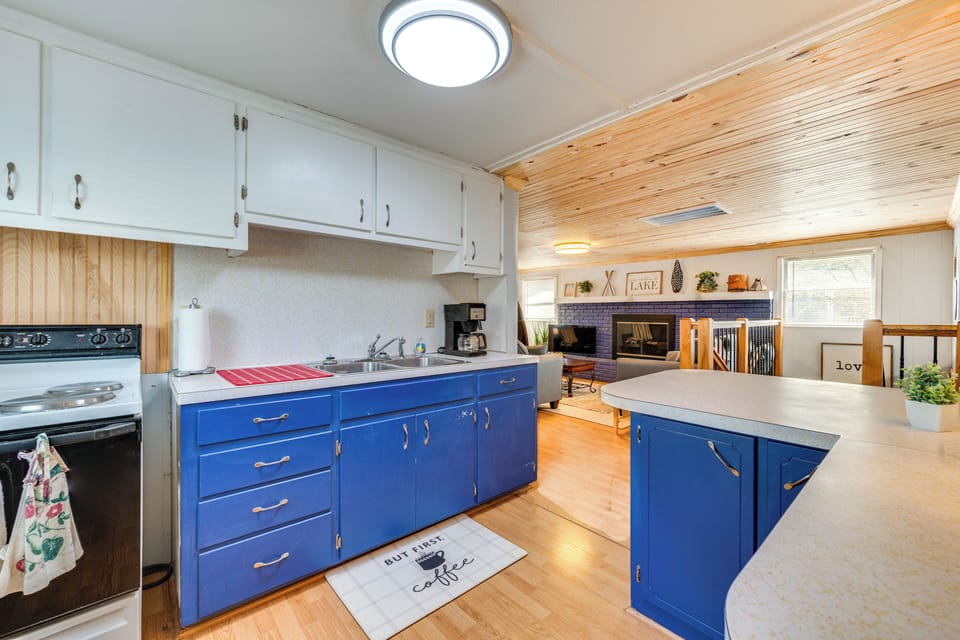 House (3 Bedrooms) | Interior