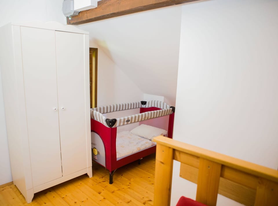 House (Duplex one bedroom Holiday Home with ) | 1 bedroom, cribs/infant beds, free WiFi