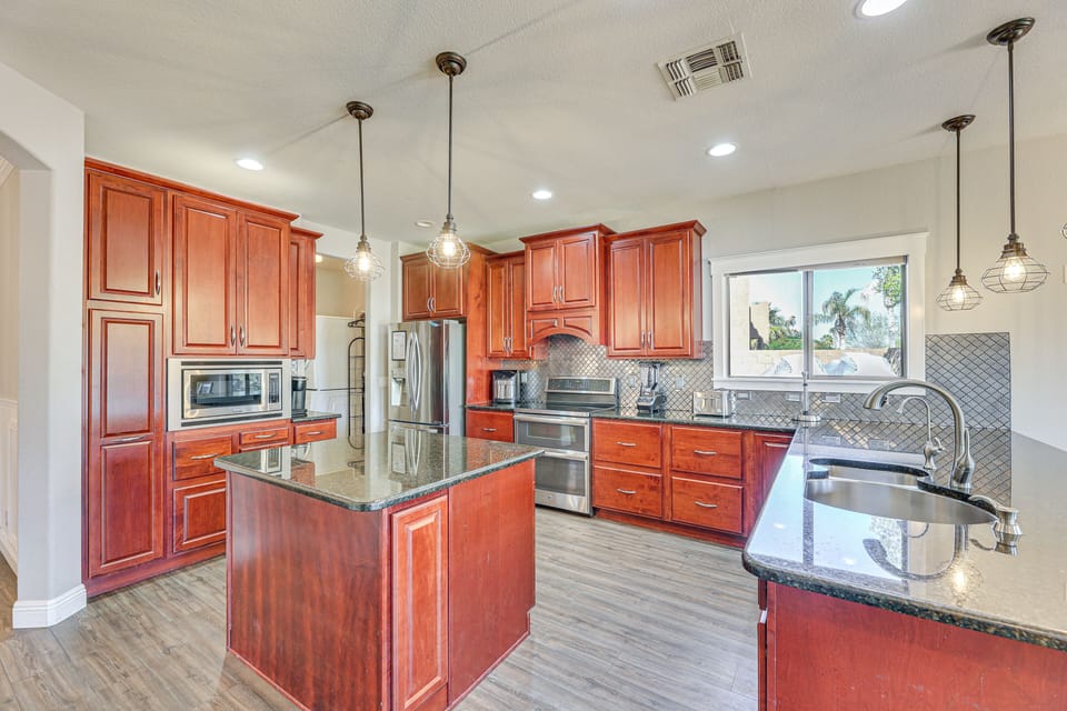 Kitchen | 1st Floor | Equipped w/ Cooking Basics