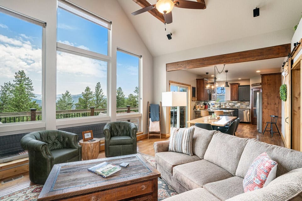 Open Concept Main Level Living