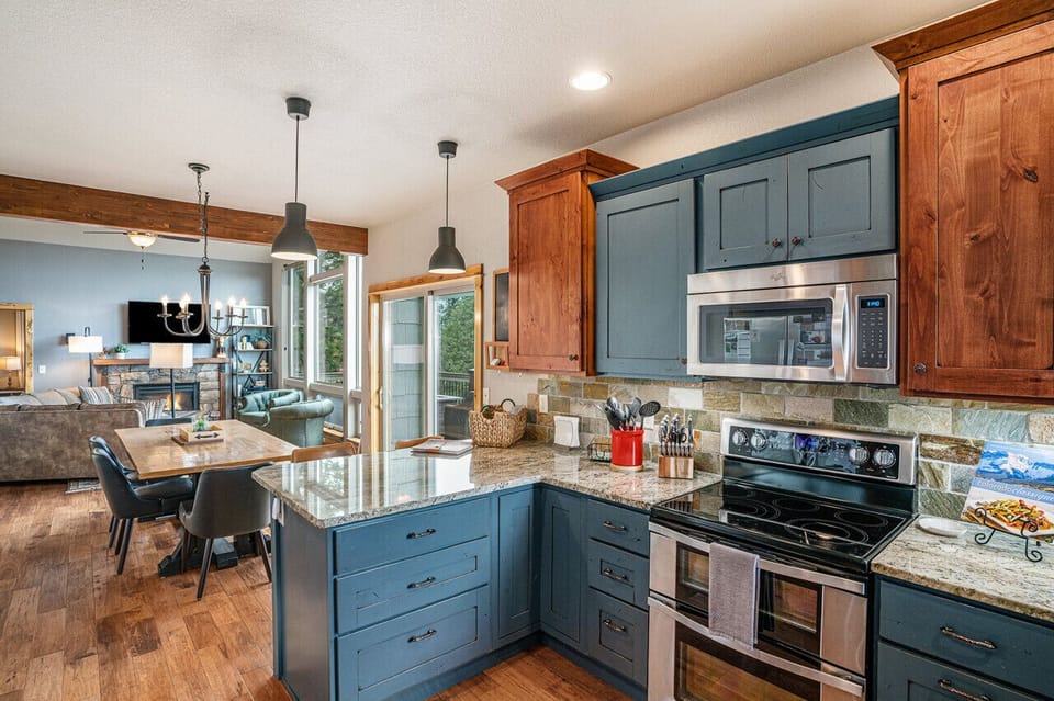 Open Concept Main Floor Living