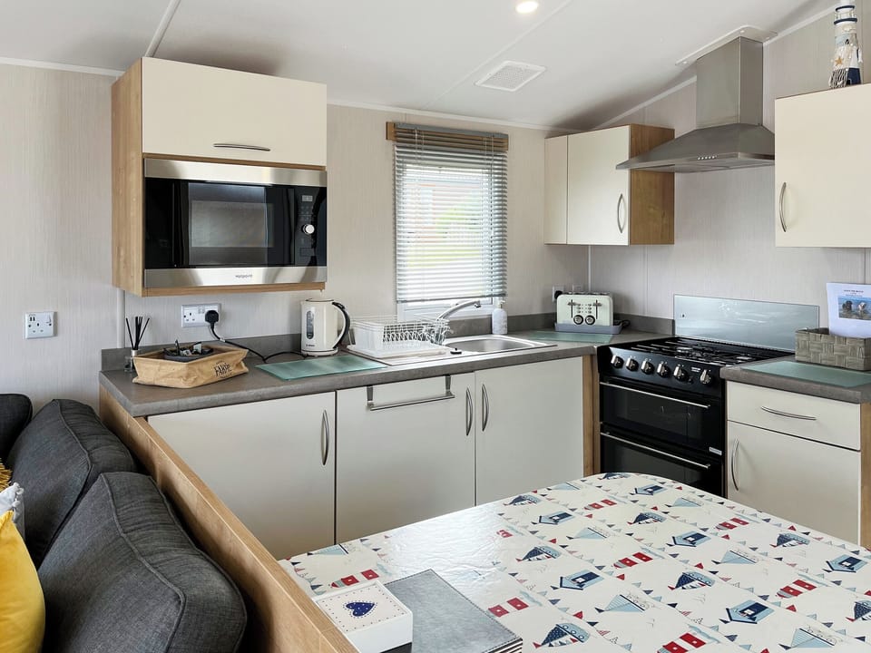 Open plan living space | Sandy Paws - Bonnie Escapes, Southerness
