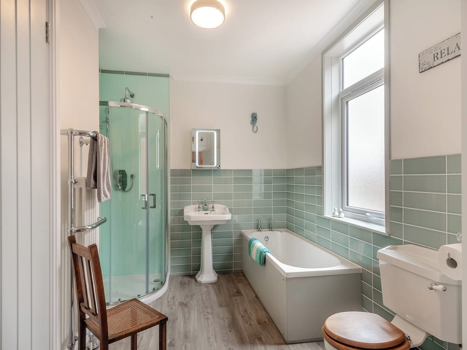 Bathroom | High Tide House, Heacham