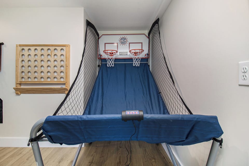 Arcade basketball!