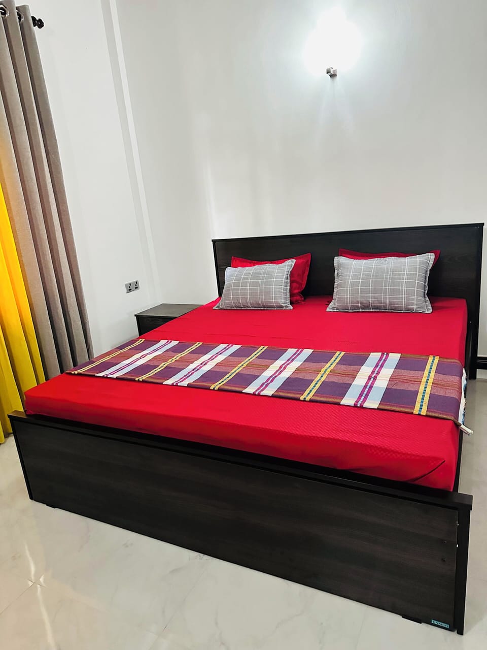 Classic Room, 1 King Bed, Mountain View