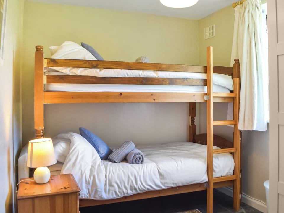 Bunk bedroom | Beachside, Llansteffan