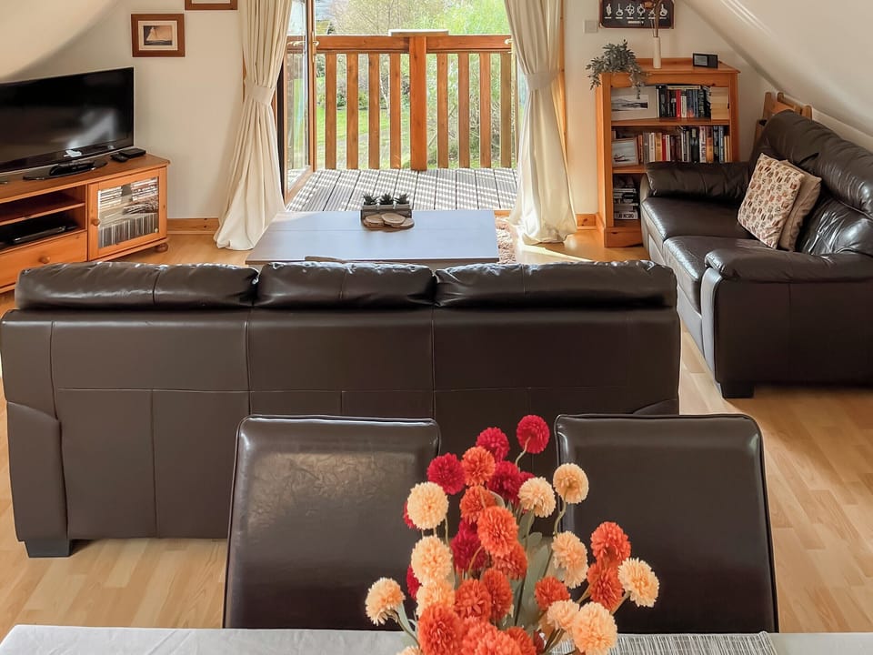 Living room/dining room | Coillessan Lodge, Inverkirkaig