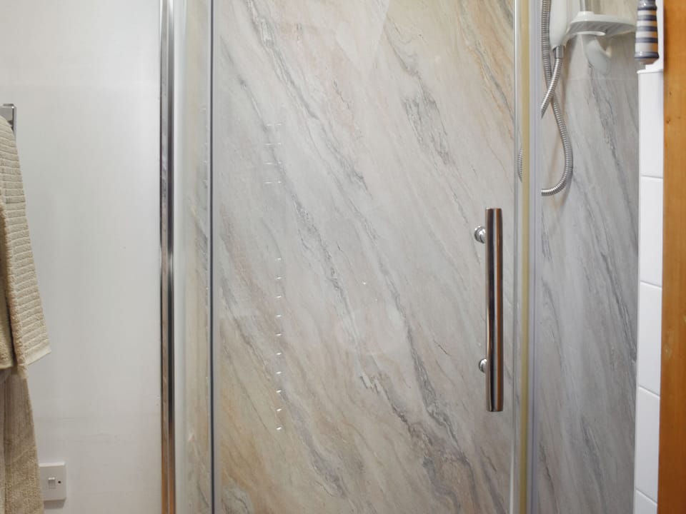 Bathroom | Bayview, Kentallen, near Appin