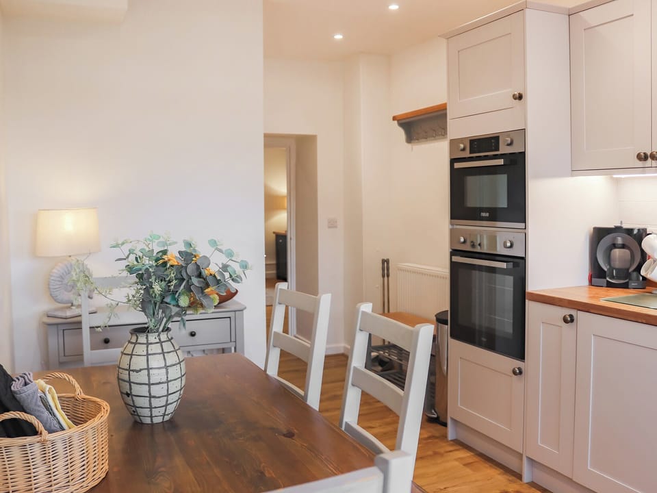 Kitchen/diner | Trem Y Mor, Criccieth