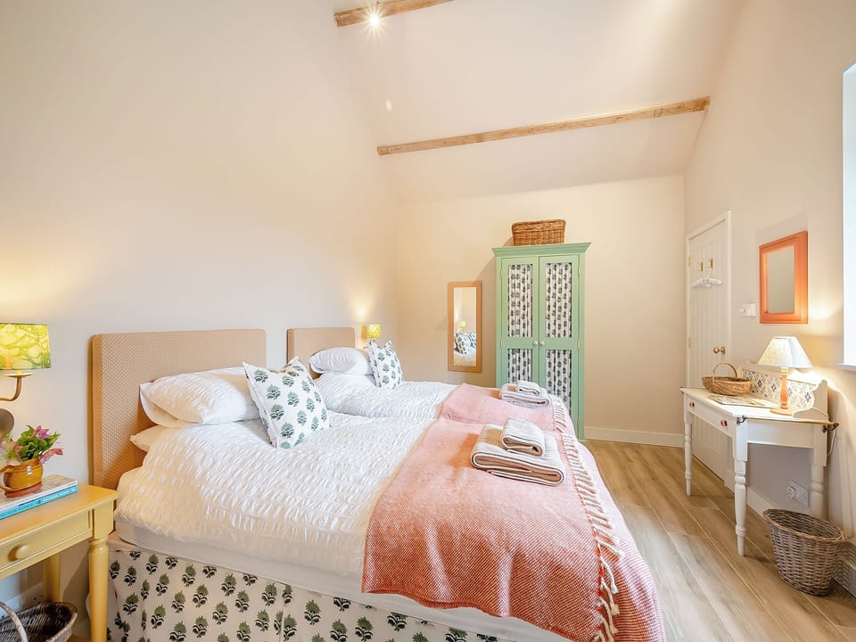 Twin bedroom | The Woodshed, Appletree