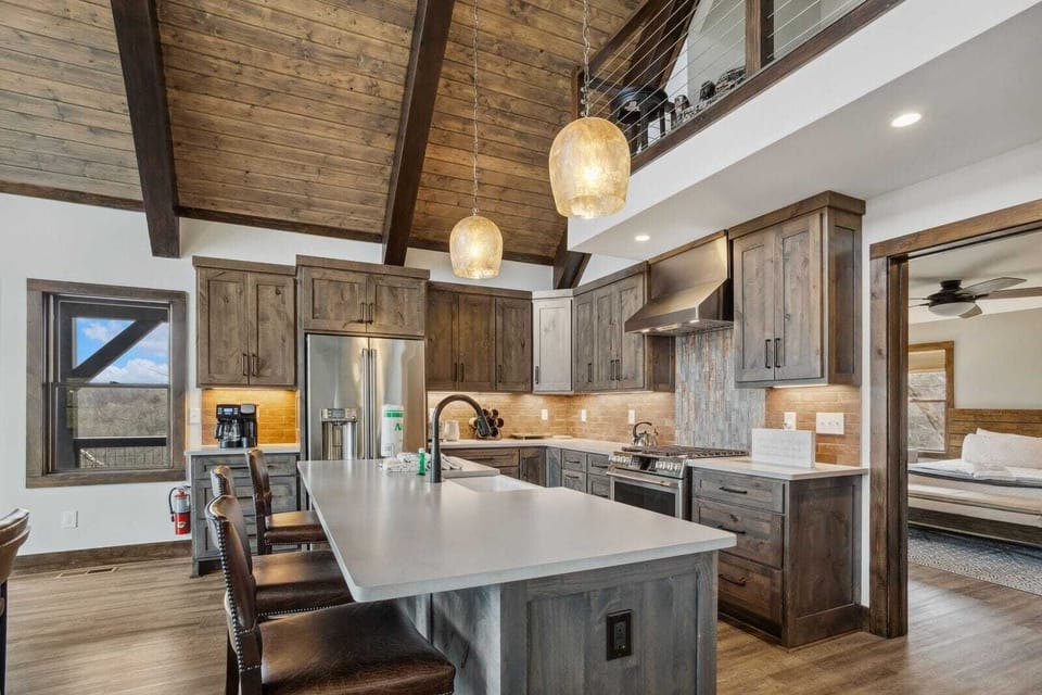Stainless Steel Appliances and Quartz Countertops