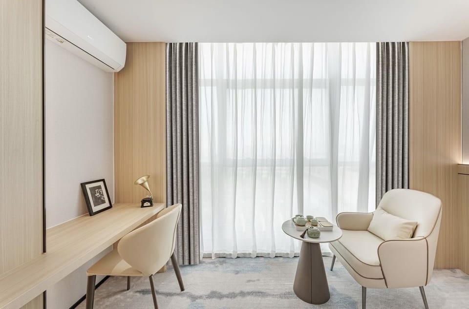 Luxury Twin Room | Iron/ironing board (on request), WiFi (free)