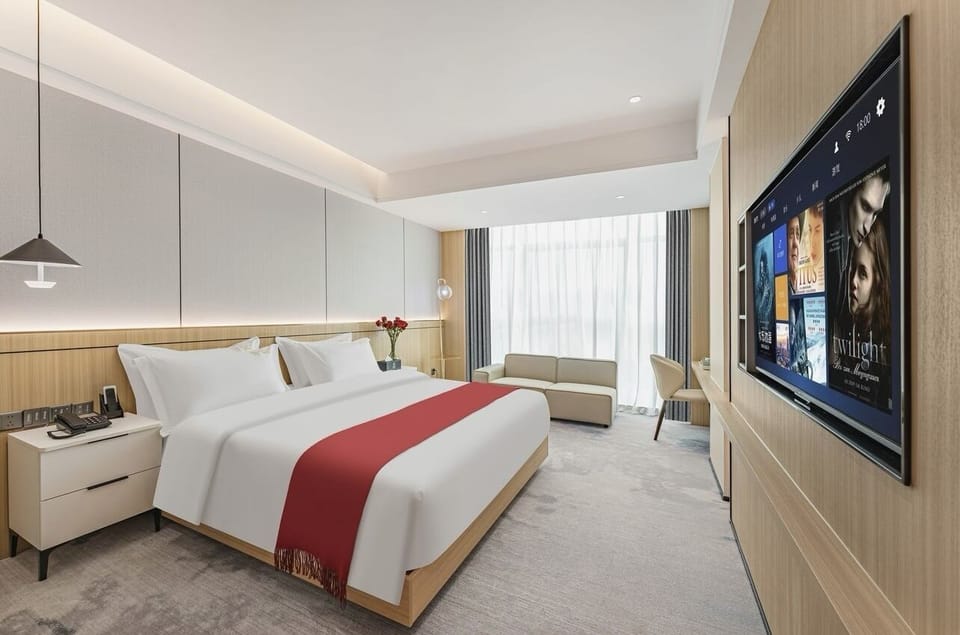 Luxury Room | Iron/ironing board (on request), WiFi (free)
