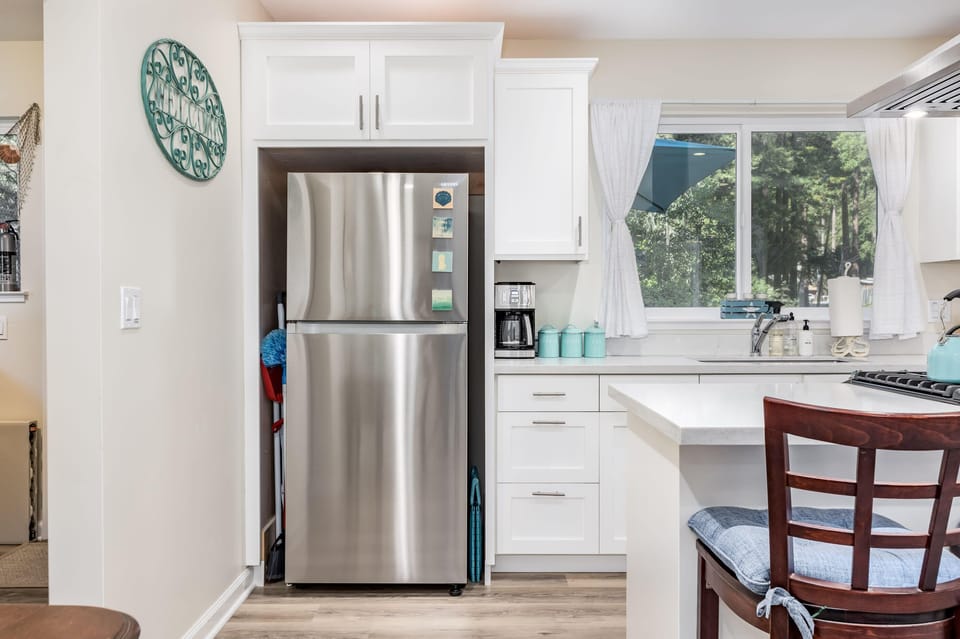 Living Room/ Kitchen