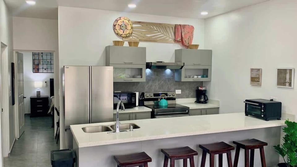 Kitchen with Breakfast Bar