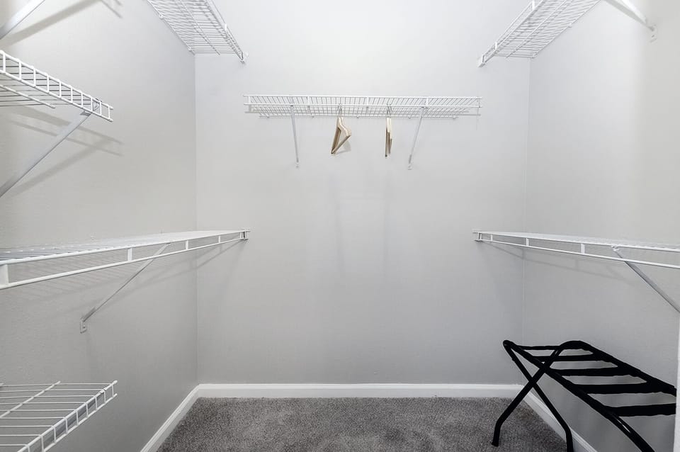 Master Bedroom - Walk-in Closet