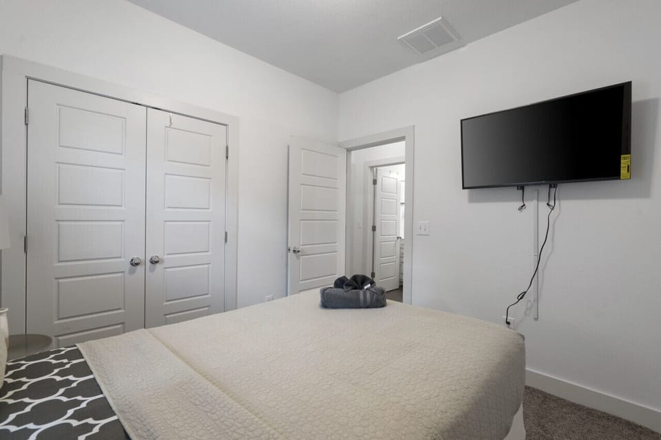 Second Floor: Bedroom 3 Full Size XL bed