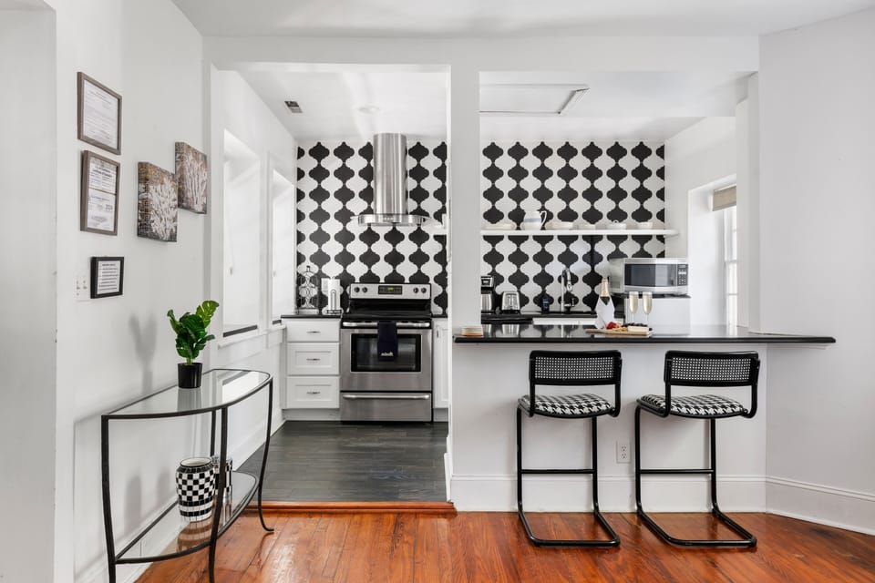 Living Room Flows into the Kitchen w/ Bar Seating for 2