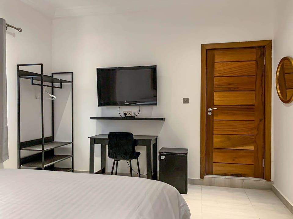 Standard Room | Desk, WiFi (free), bed sheets