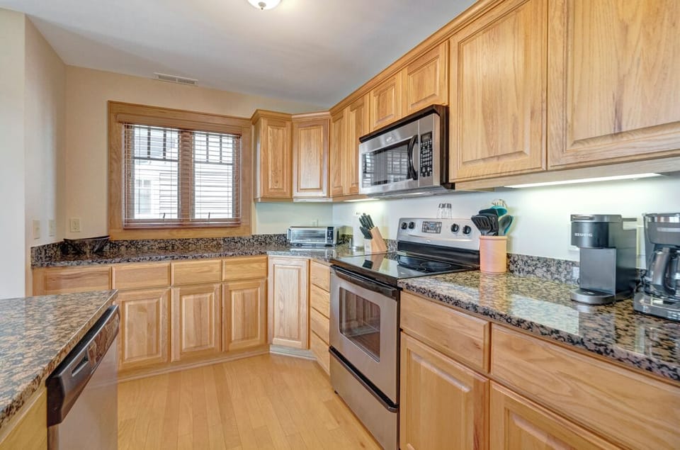 Kitchen--- Granite Counter-tops, Stainless Steel