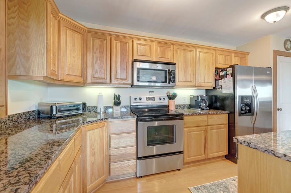 Kitchen--- Granite Counter-tops, Stainless Steel