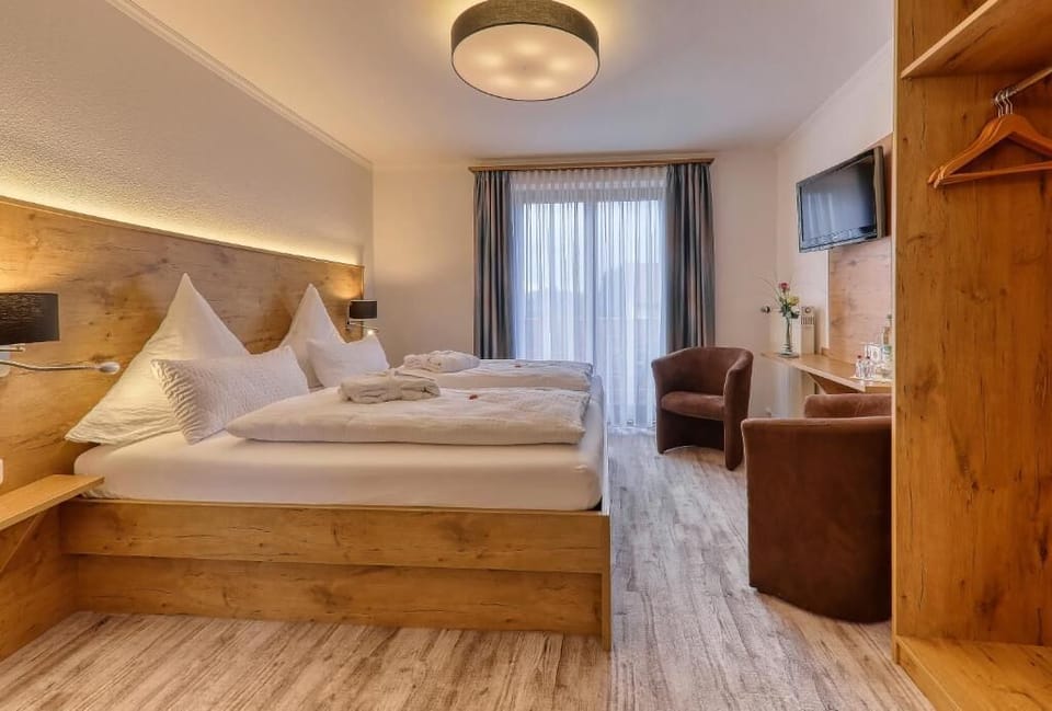 In-room safe, desk, laptop workspace, free WiFi