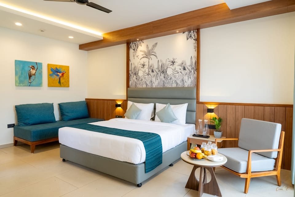 Winter Green Premium Cottage | In-room safe, desk, iron/ironing board, free wired internet