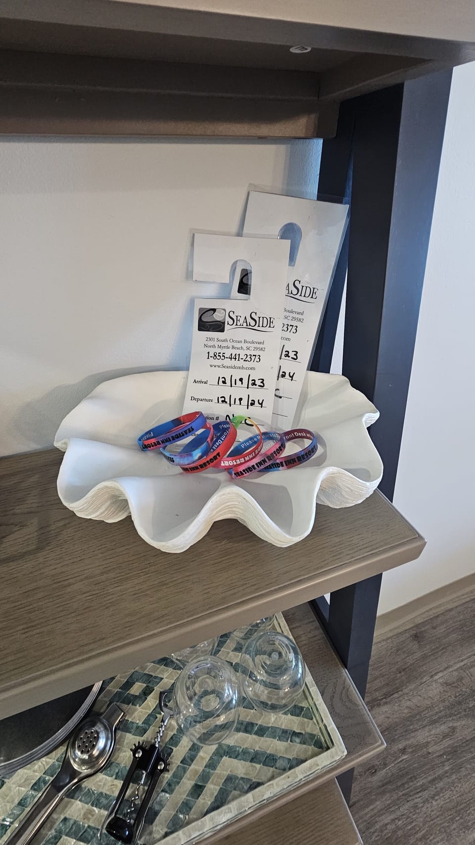 Pool, parking and card keys
