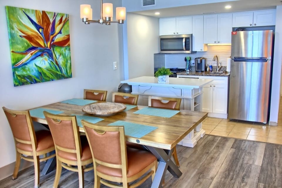 Dining table snd kitchen