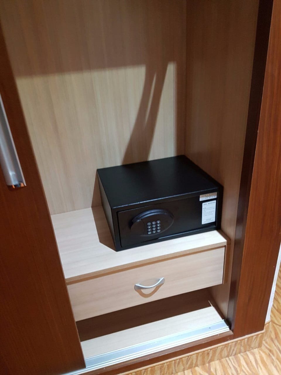 Standard Room, Private Bathroom, City View | Safe