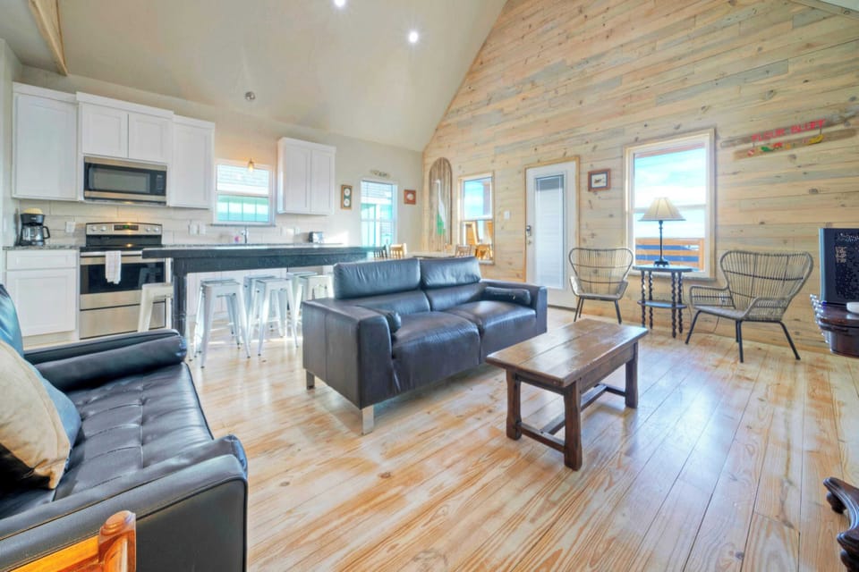 House (6 Bedrooms) | Interior