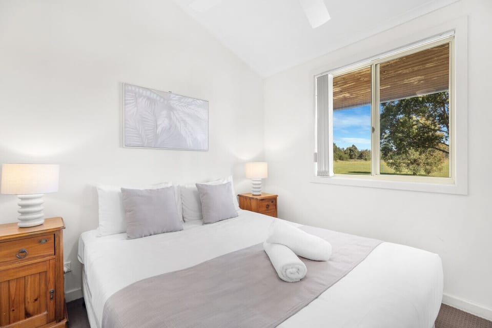 Main bedroom with Queen-size bed