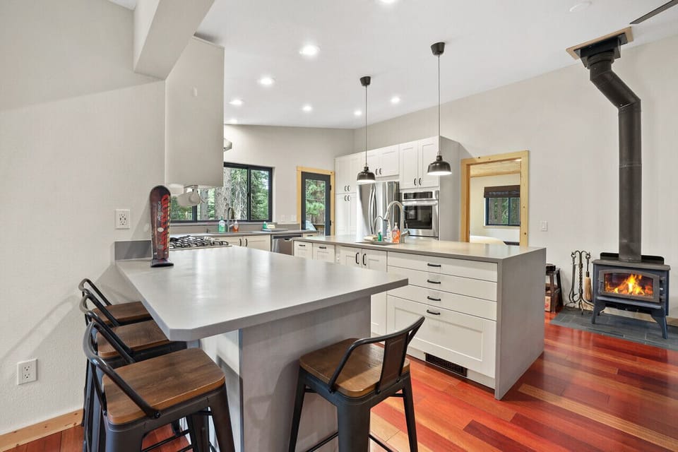 4 person counter seating