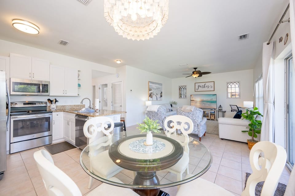 Condo, 2 Bedrooms | Interior