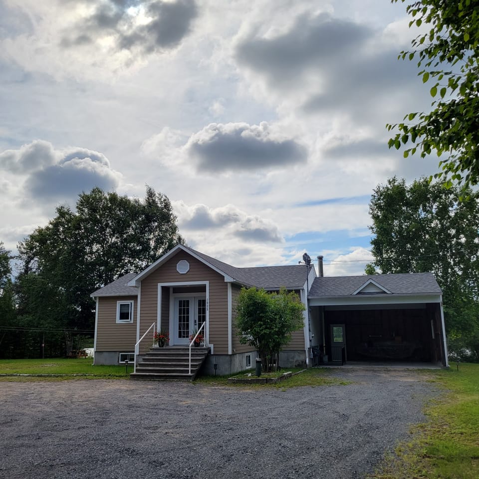 Front of house in front of main road