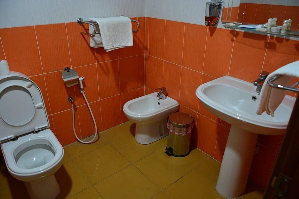 Standard Room, Private Bathroom | Bathroom