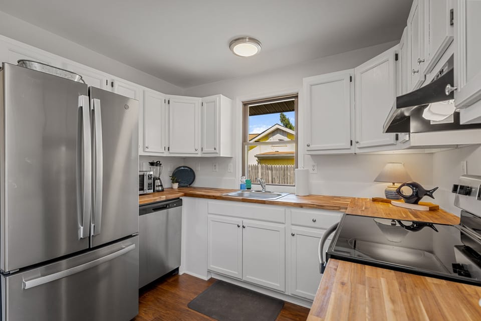 Dishwasher, microwave, blender