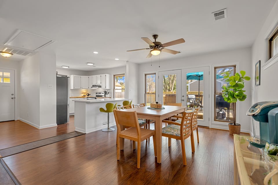 Dining table with 6 chairs