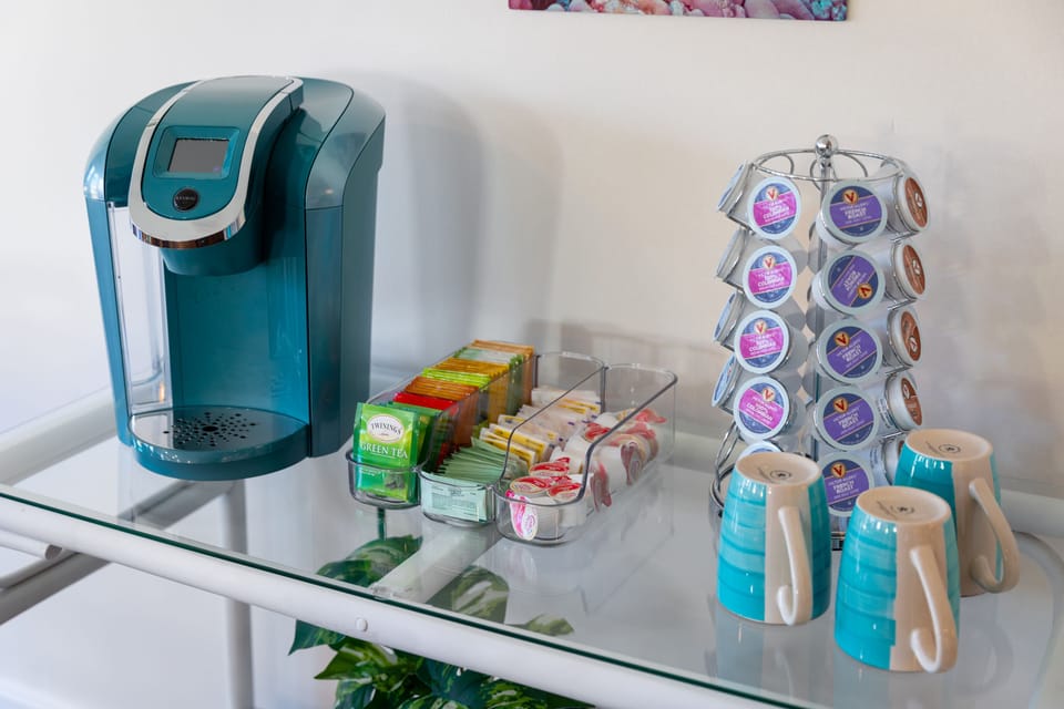 Coffee bar w/coffee, tea, hot chocolate, sugar, artifical sweetener, creamer