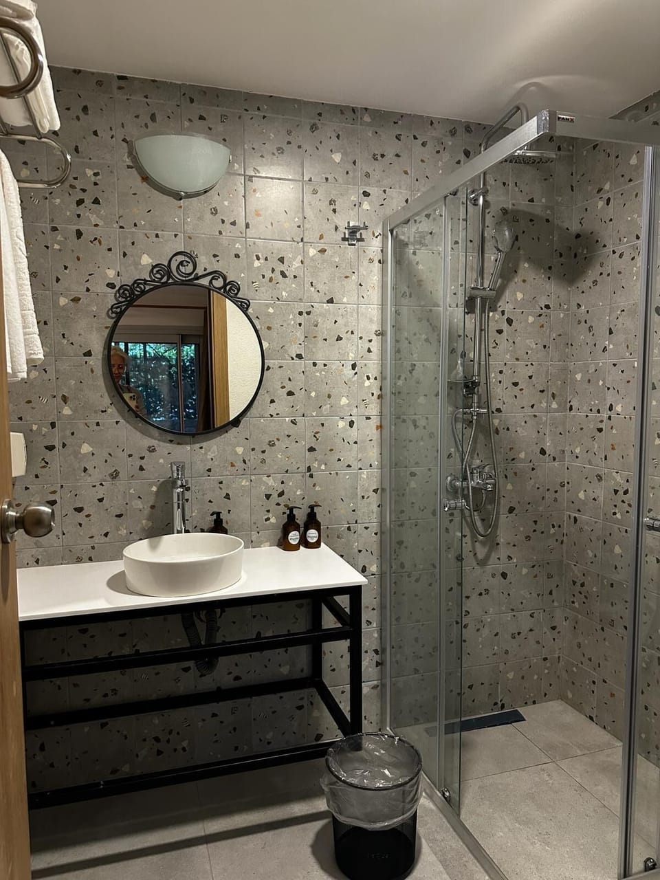 Studio, 1 Queen Bed with Sofa bed, Terrace, Courtyard View | In-room safe, desk, WiFi (free), bed sheets