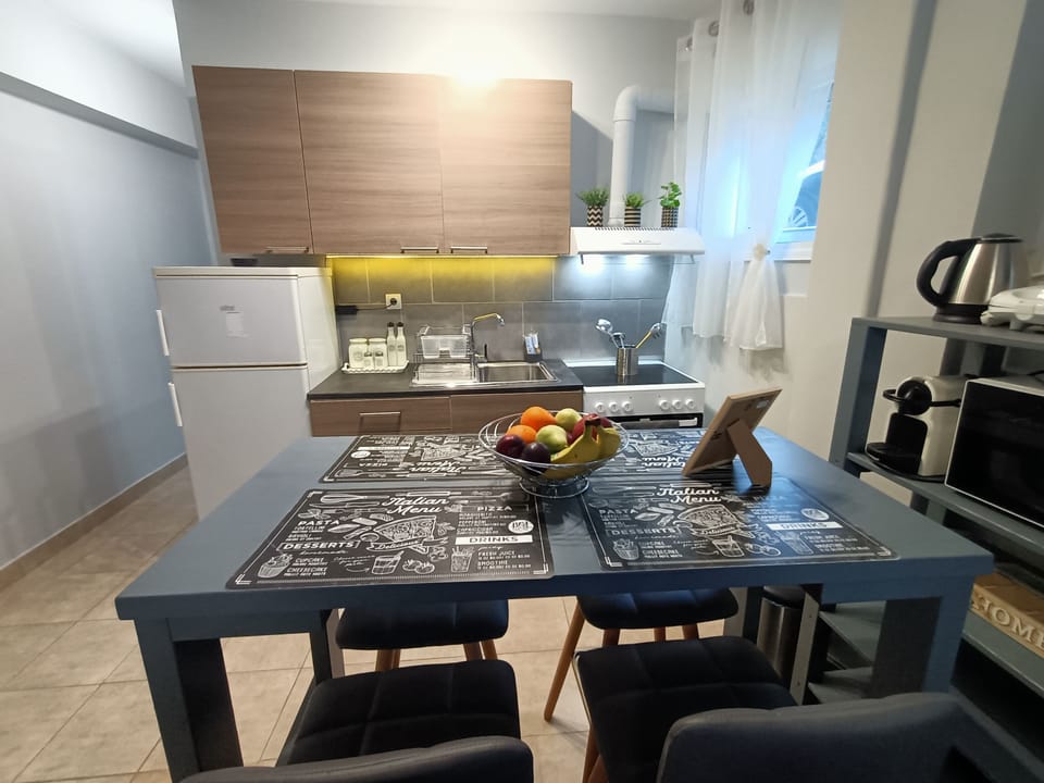 City Apartment | Dining room