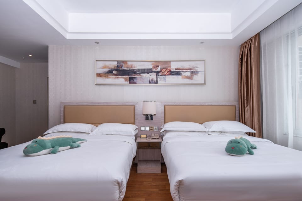 Comfort Room, Multiple Beds, Non Smoking, City View | Egyptian cotton sheets, premium bedding, desk, WiFi (free)