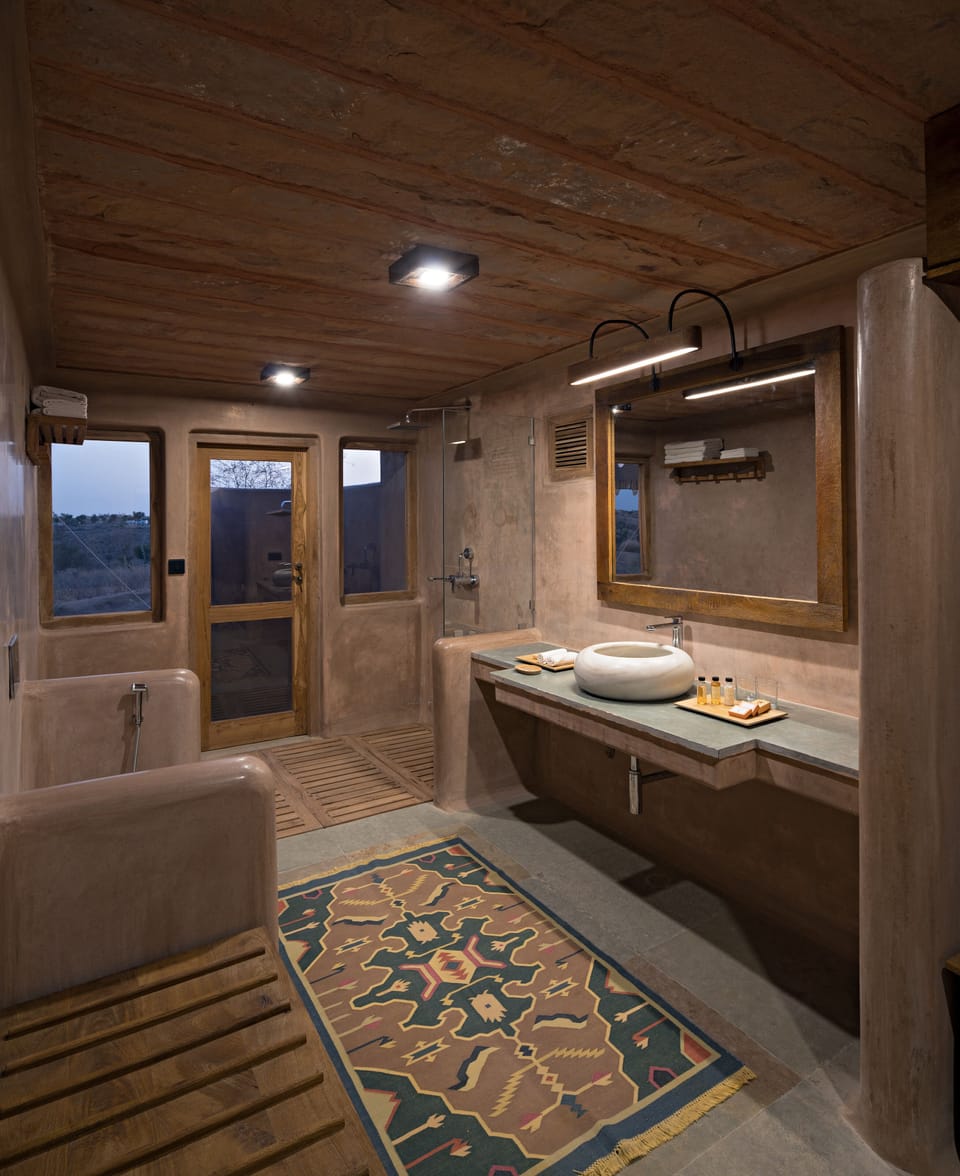 Luxury Tent | Bathroom | Shower, free toiletries, hair dryer, bathrobes