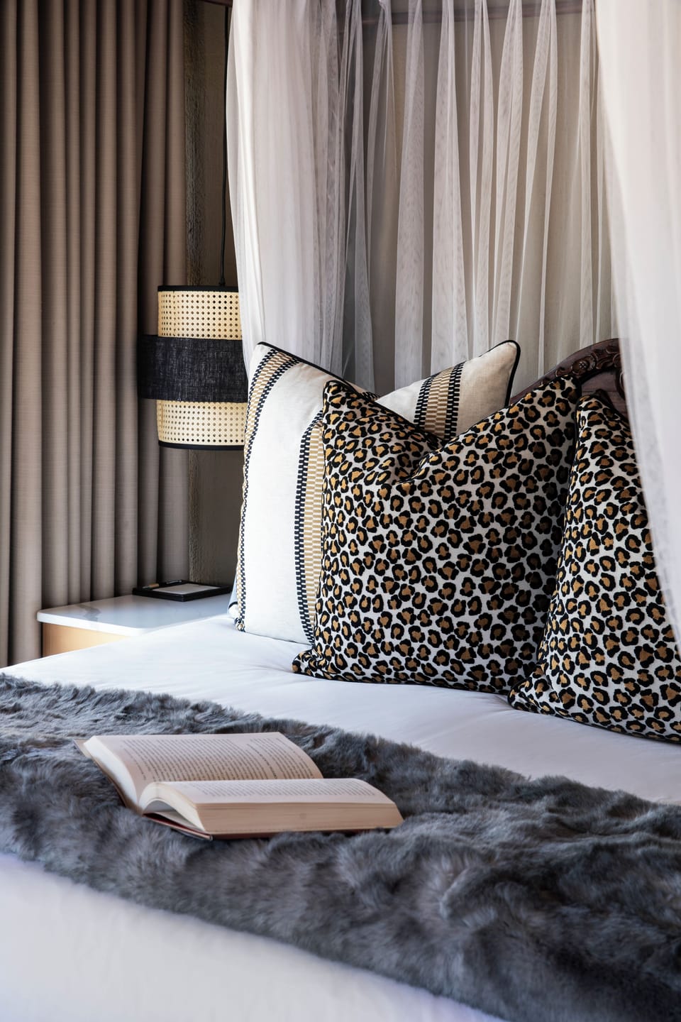 Luxury Suite, 1 King Bed, Non Smoking, River View | 1 bedroom, minibar (some free items), in-room safe, desk