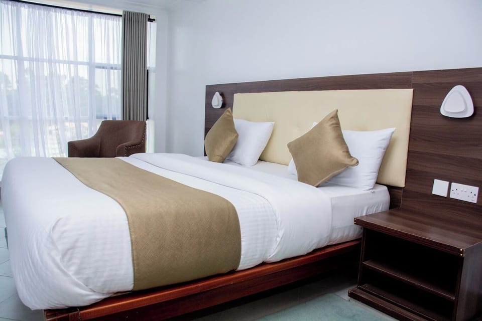 Deluxe Double Room | In-room safe, iron/ironing board, free WiFi