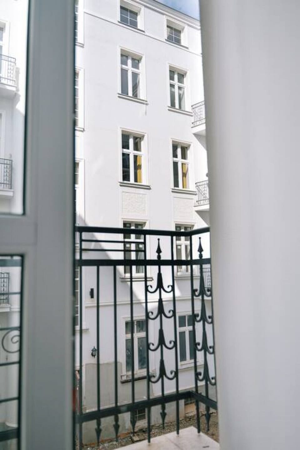Balcony | Book Now with RENTUJEMY.COM