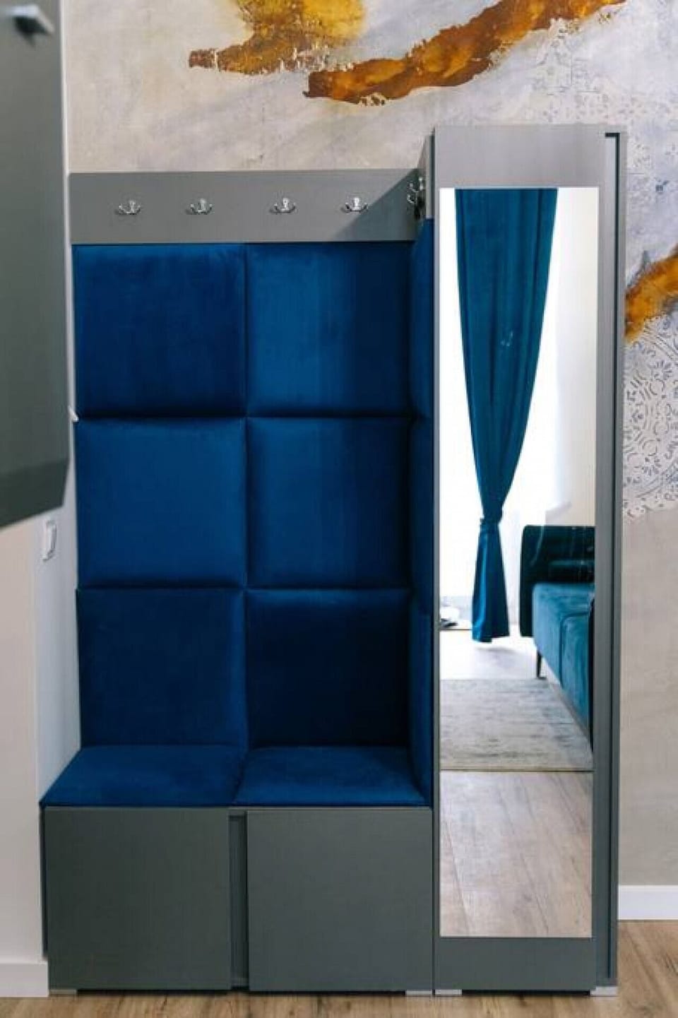Vestibule | Book Now with RENTUJEMY.COM
